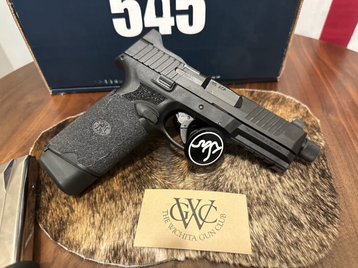 Pre-Owned FN 545 45acp Treaded Barrel & 4-18rd Magazines