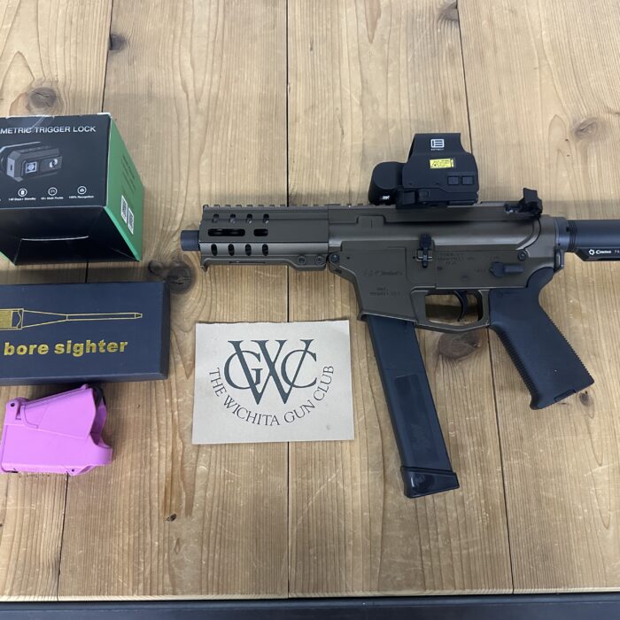 Pre-Owned CMMG Banshee MKG 45 ACP w/EOtech EXPS2-0 Optic