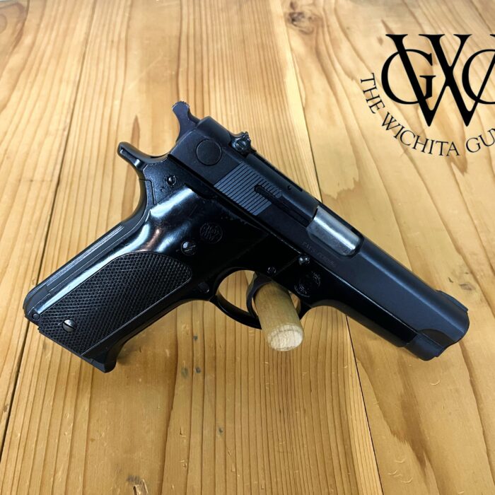 Pre-Owned Smith and Wesson model 59/ 9mm