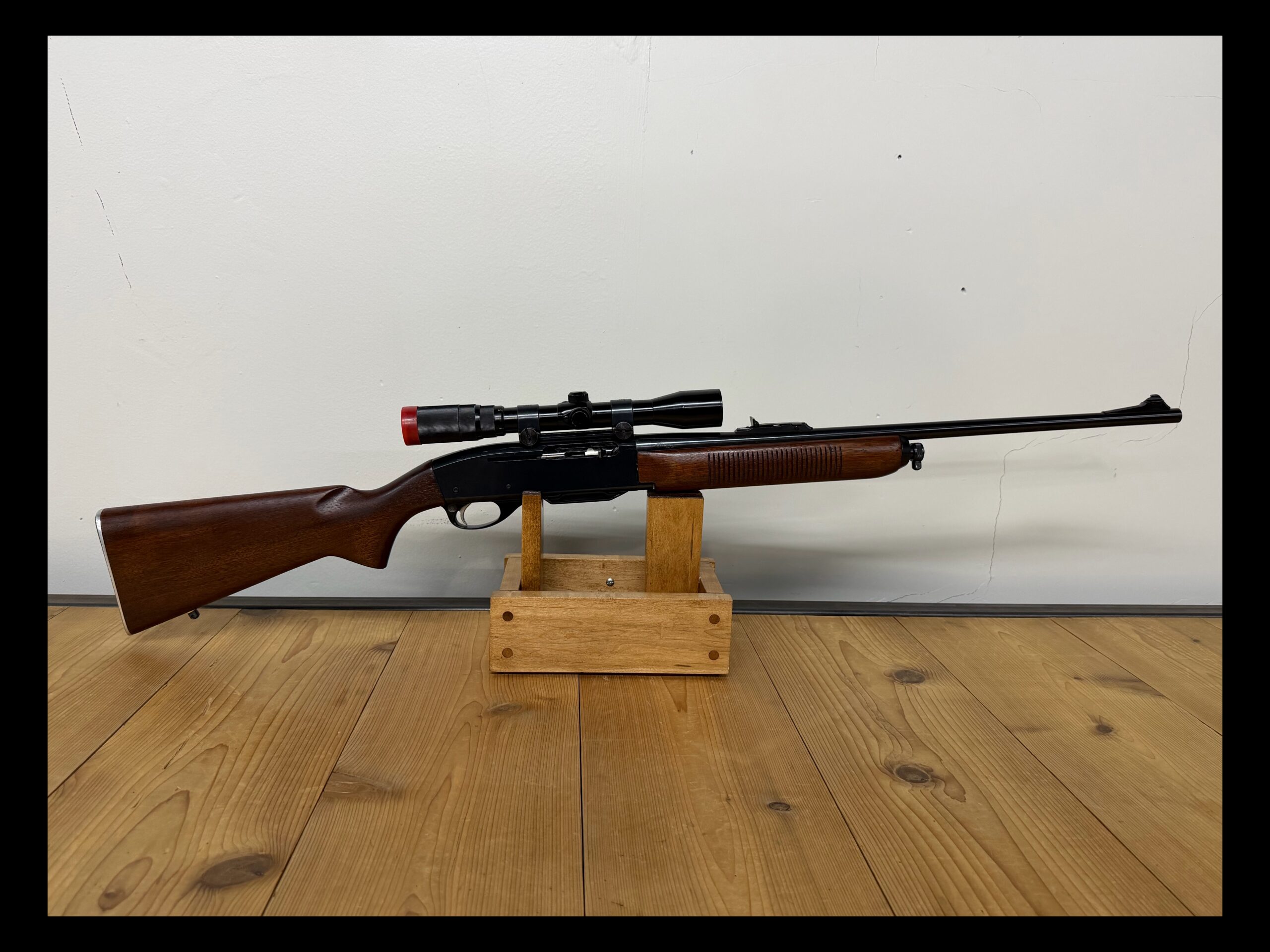 1960 Remington Model 742 Woodsmaster .30-06 Springfield – Classic Semi-Automatic Rifle with Unique Stock Compass